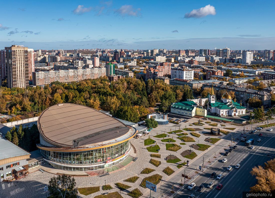 Новосибирский Государственный Цирк с высоты фото