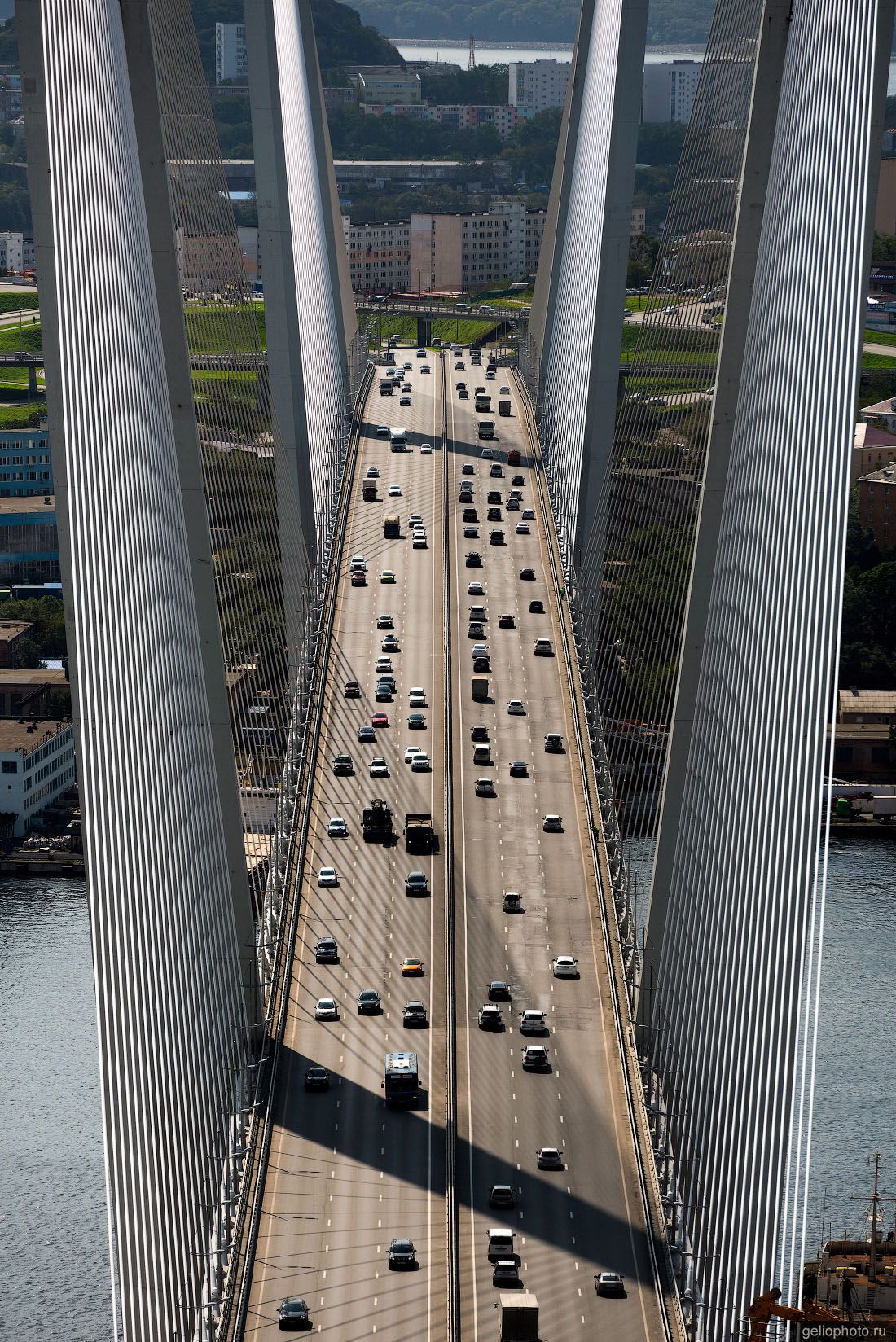 Золотой мост во Владивостоке с высоты фото