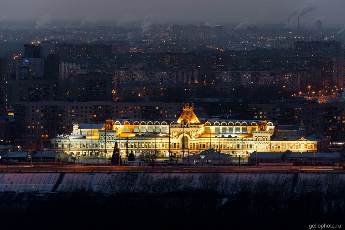 Нижегородская ярмарка ночью фото