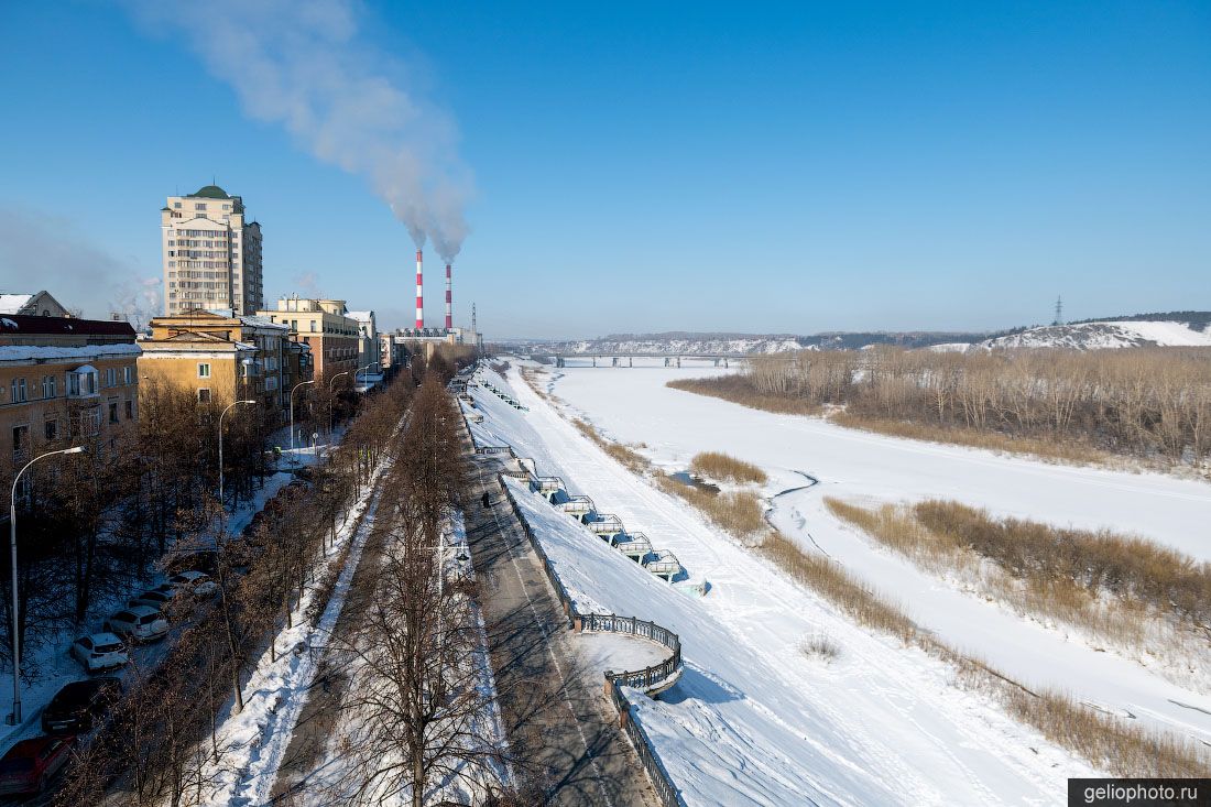 Набережная реки Томь в Кемерово зимой фото