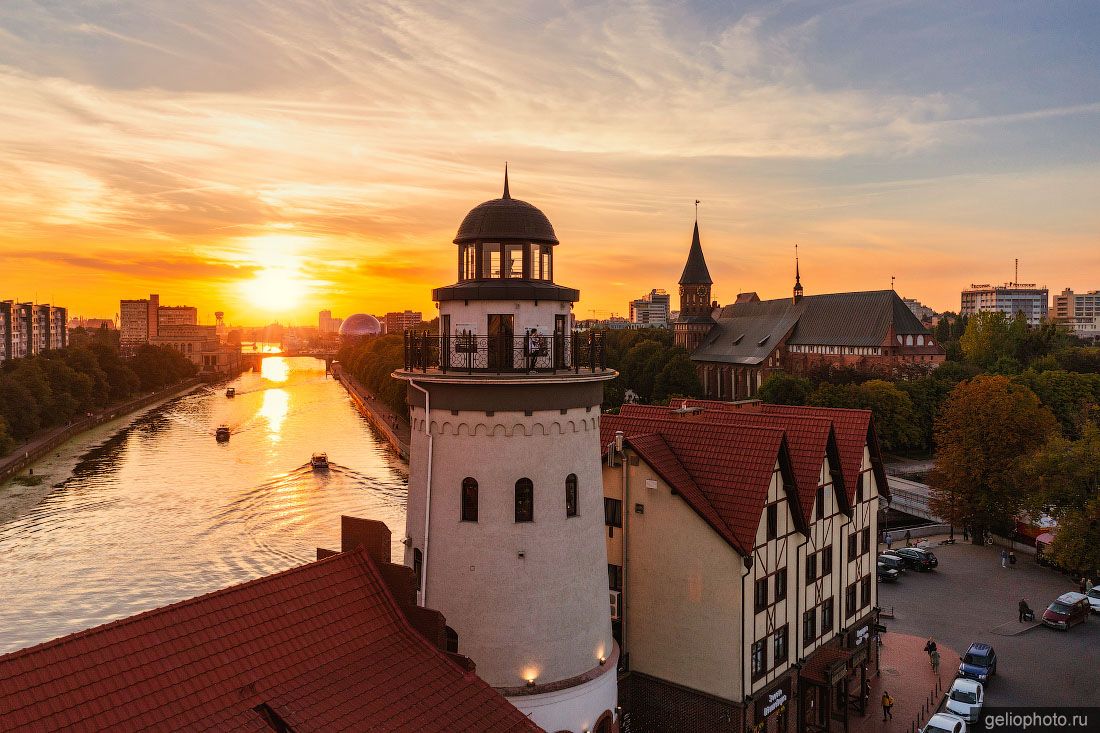 Маяк в Рыбной деревне в Калининграде фото