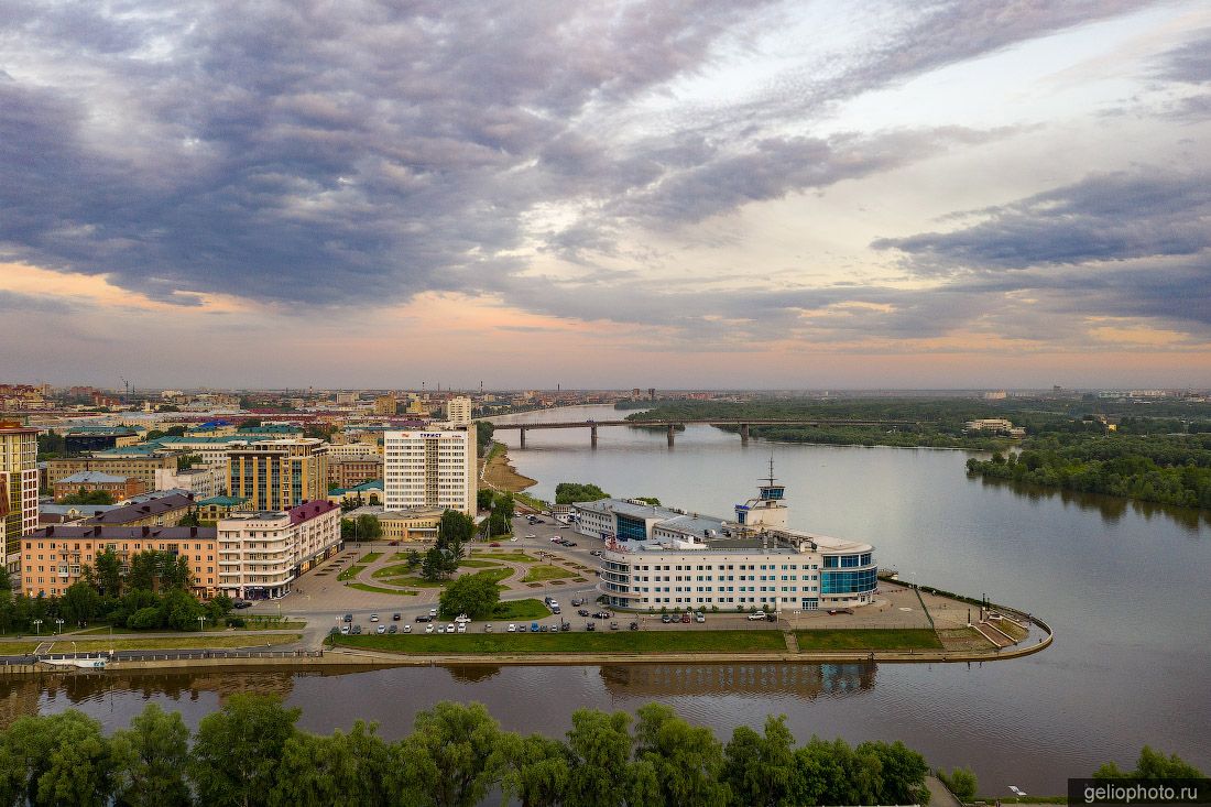 Киноцентр Вавилон в Омске фото