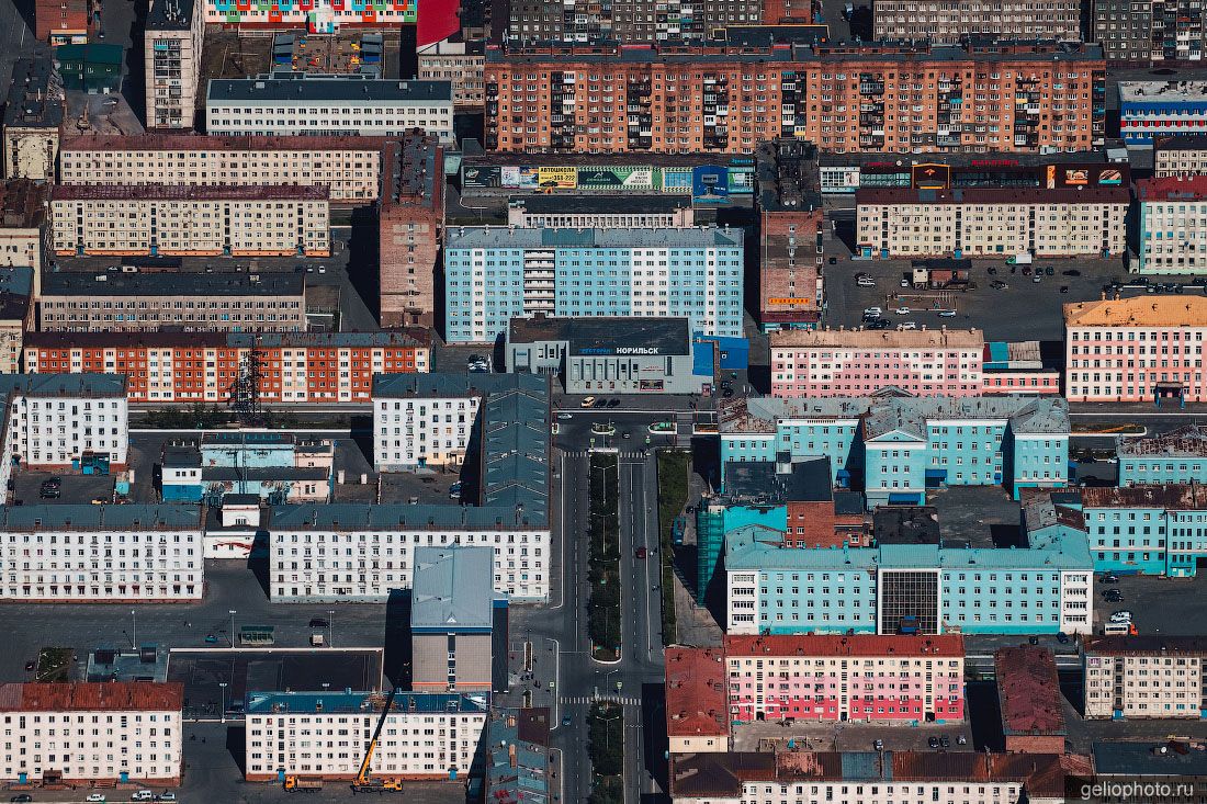 Гостиница Норильск с высоты фото