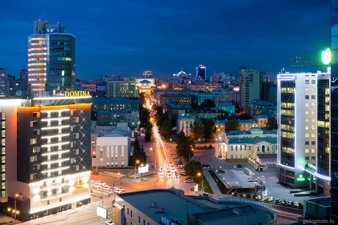 Улица Ленина в Новосибирске вечером фото