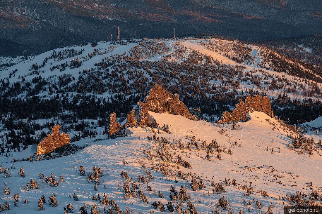 Шерегешские скалы Верблюды на горе Курган фото