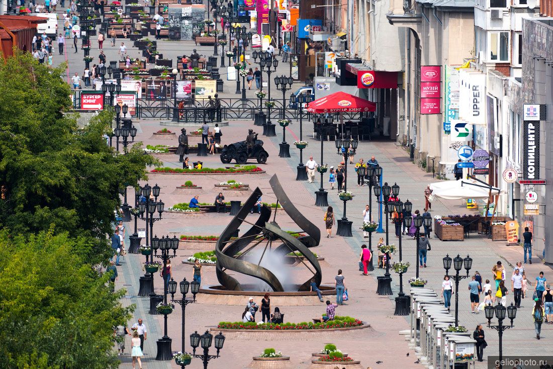 Фонтан Спираль времени на улице Вайнера в Екатеринбурге фото