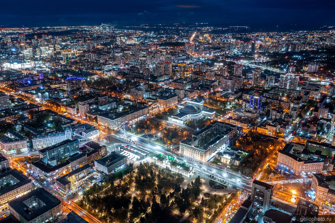 Центр Новосибирска ночью с высоты фото