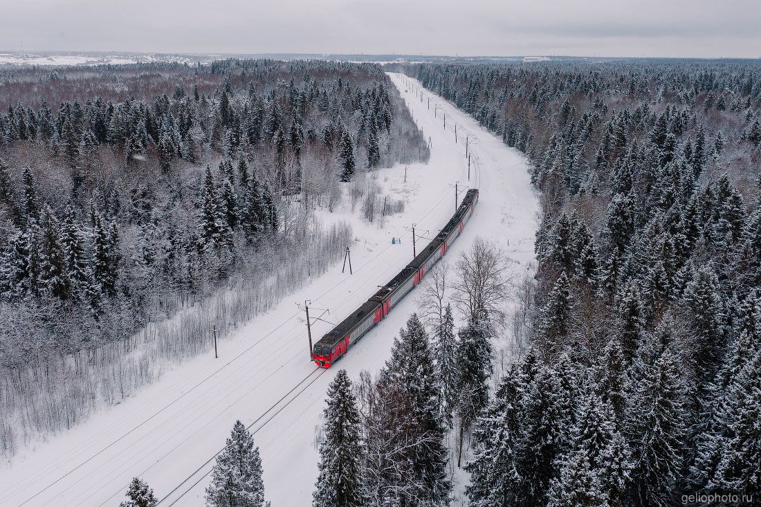 Электровоз РЖД 3ЭС5К зимой с высоты фото