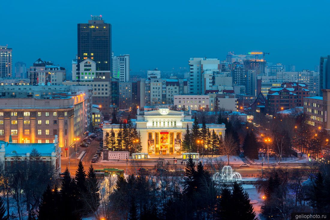 Камерный зал Новосибирской филармонии с высоты фото