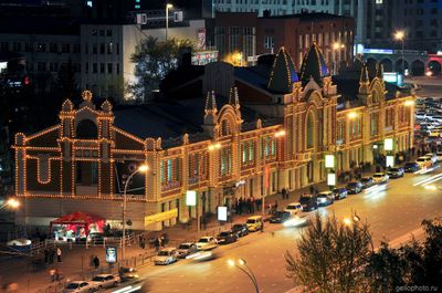 Новосибирский государственный краеведческий музей вечером фото