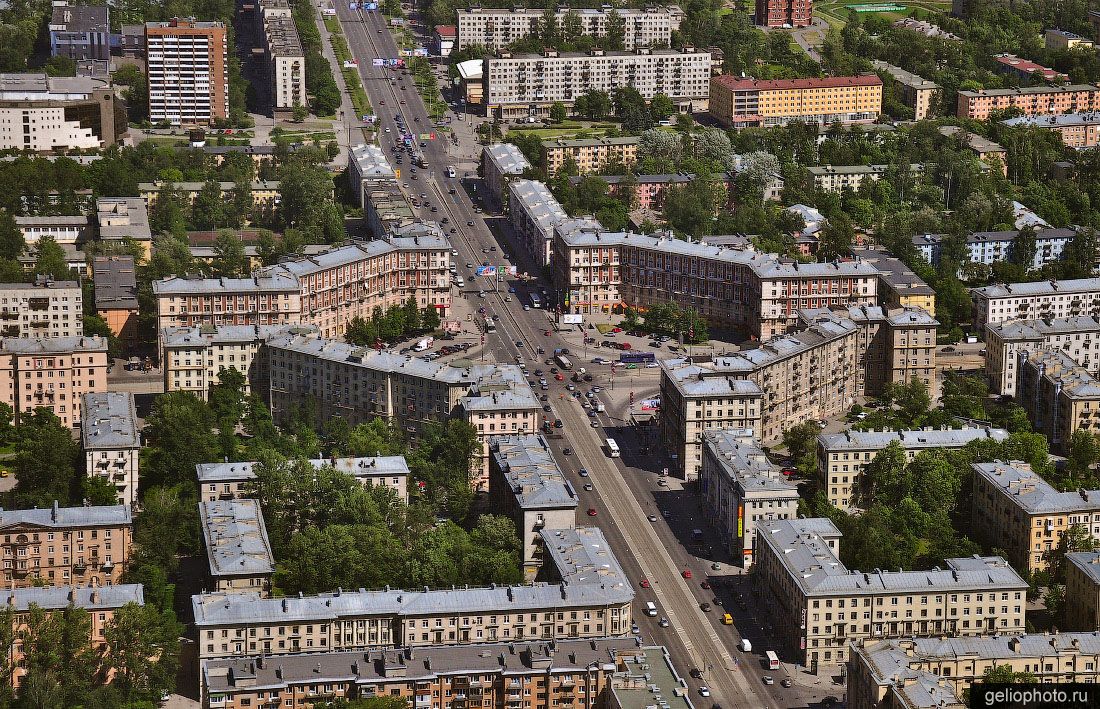 Заневская площадь в Санкт-Петербурге фото