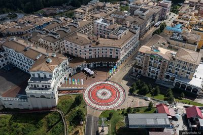 Паблик-арт объект Покраса Лампаса фото