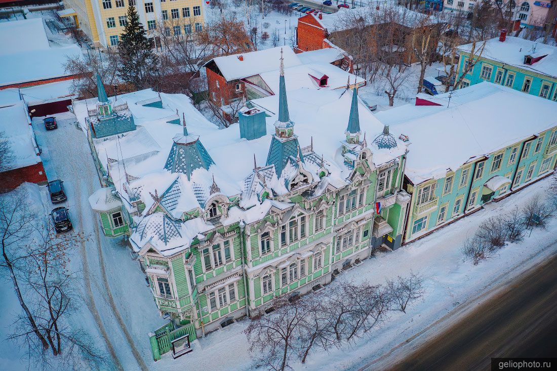 Изумрудный дом в Томске с высоты зимой фото