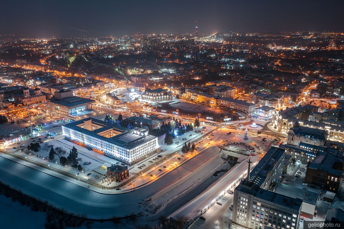 Правительство Томской области вечером с высоты фото
