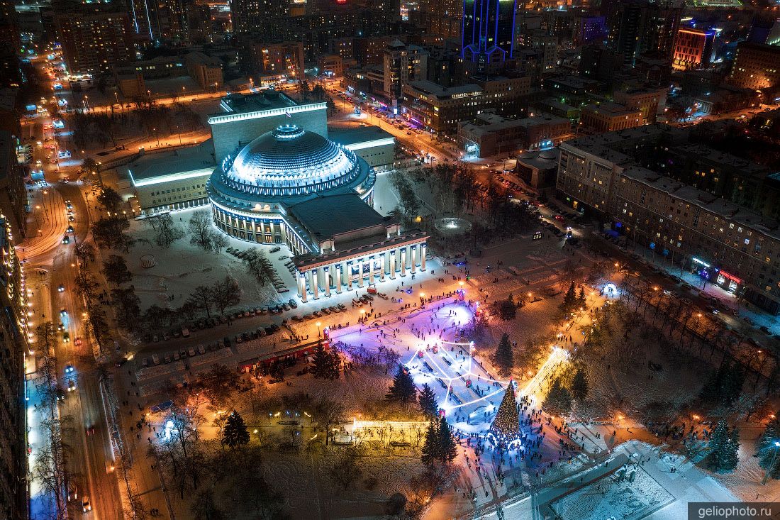 Оперный театр в Новосибирске зимой фото