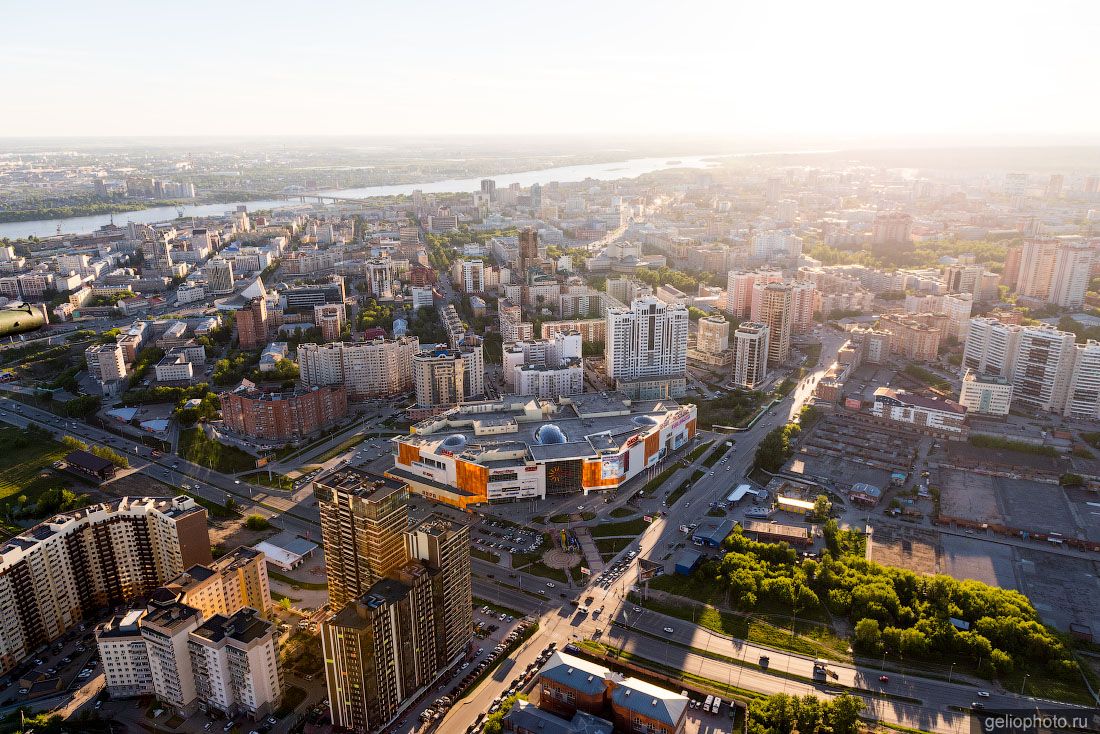 ТРЦ Аура в Новосибирске с высоты фото