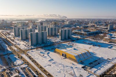 Спортивный комплекс Олимпия в Нижневартовске с высоты фото