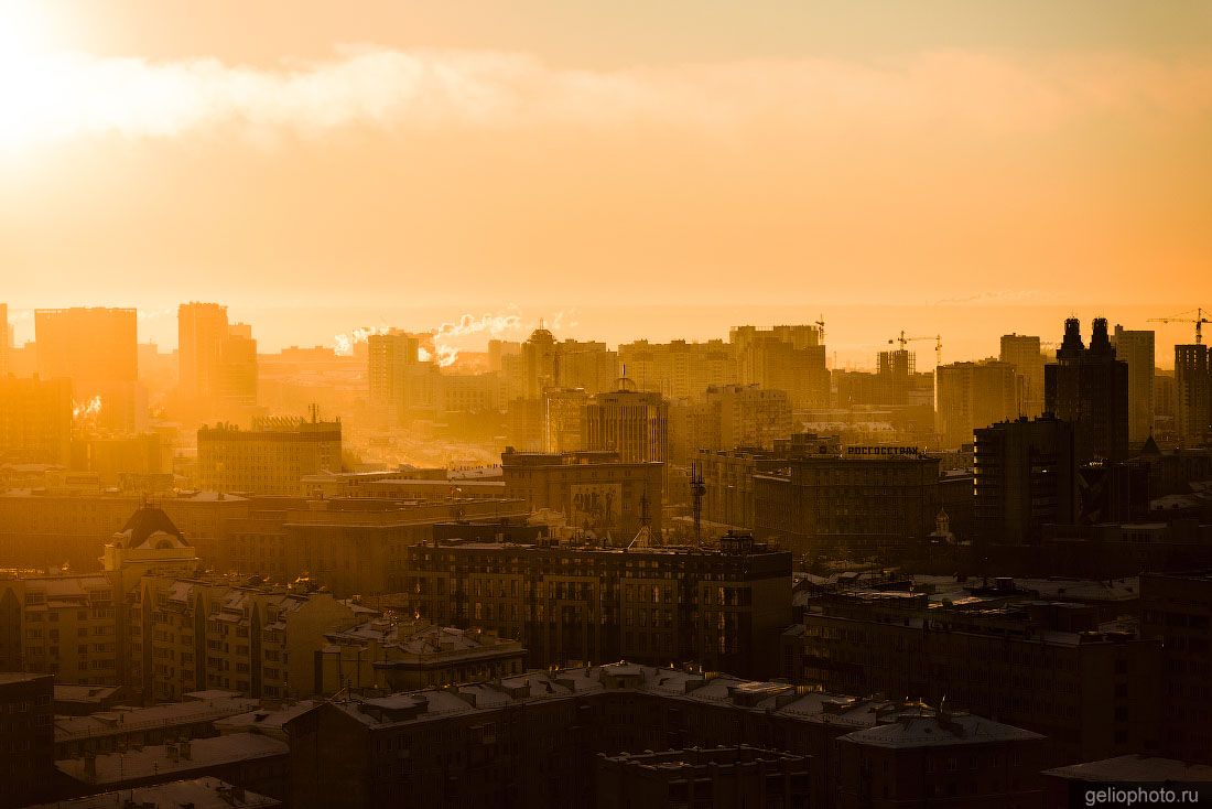 Центр Новосибирска на рассвете фото