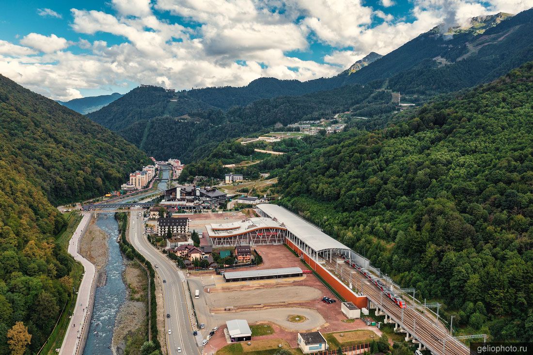 ЖД вокзал Роза Хутор фото