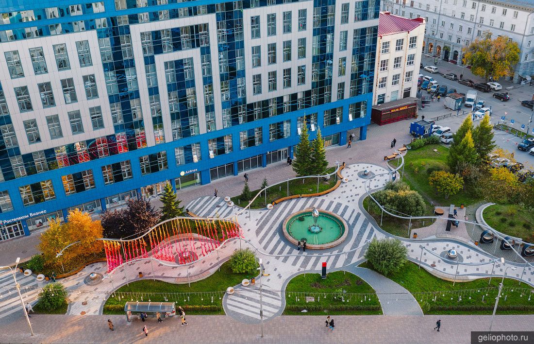Сквер Крылья Сибири в Новосибирске фото