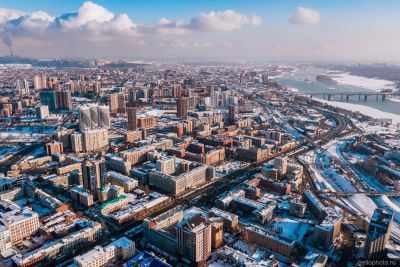 Центр зимнего Новосибирска с высоты фото