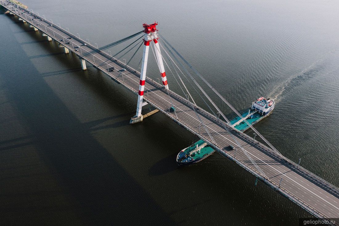 Октябрьский мост в Череповце с высоты фото