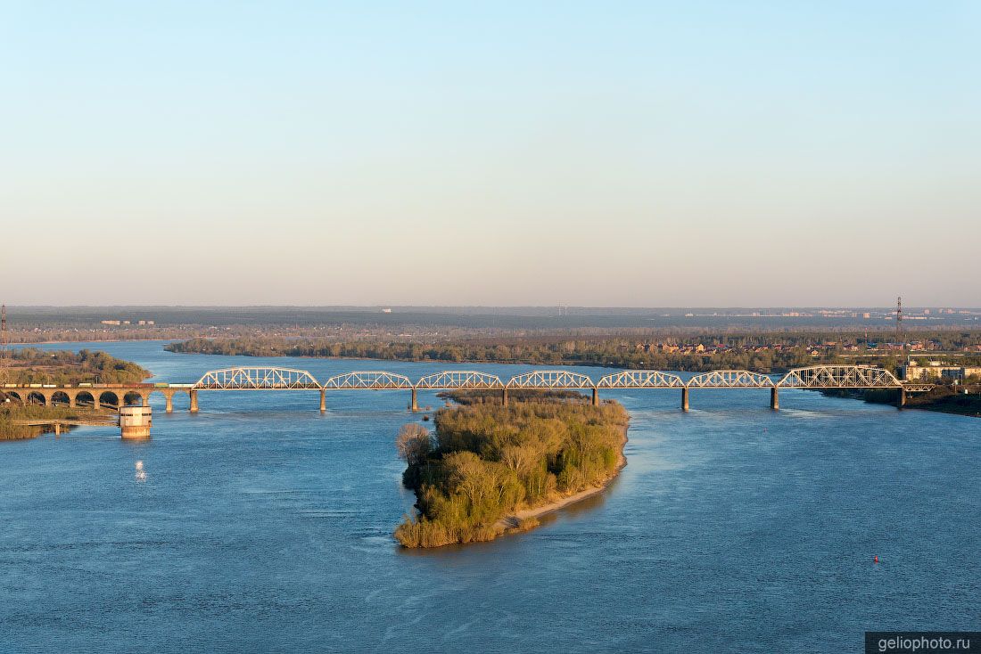 Мост Комсомольский через Обь в Новосибирске фото