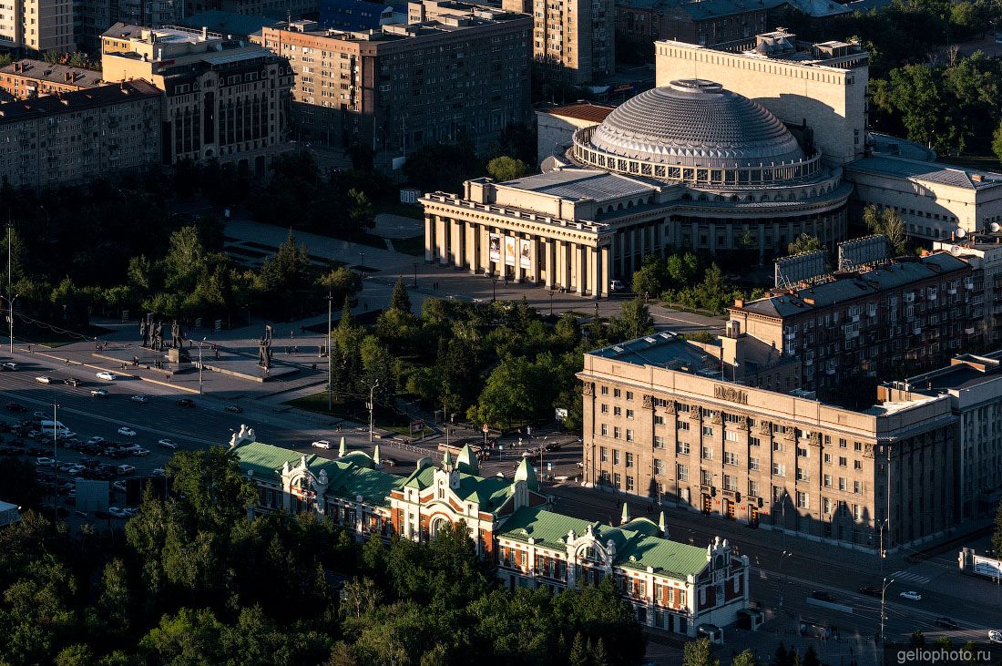 Театр оперы и балета НОВАТ в Новосибирске фото