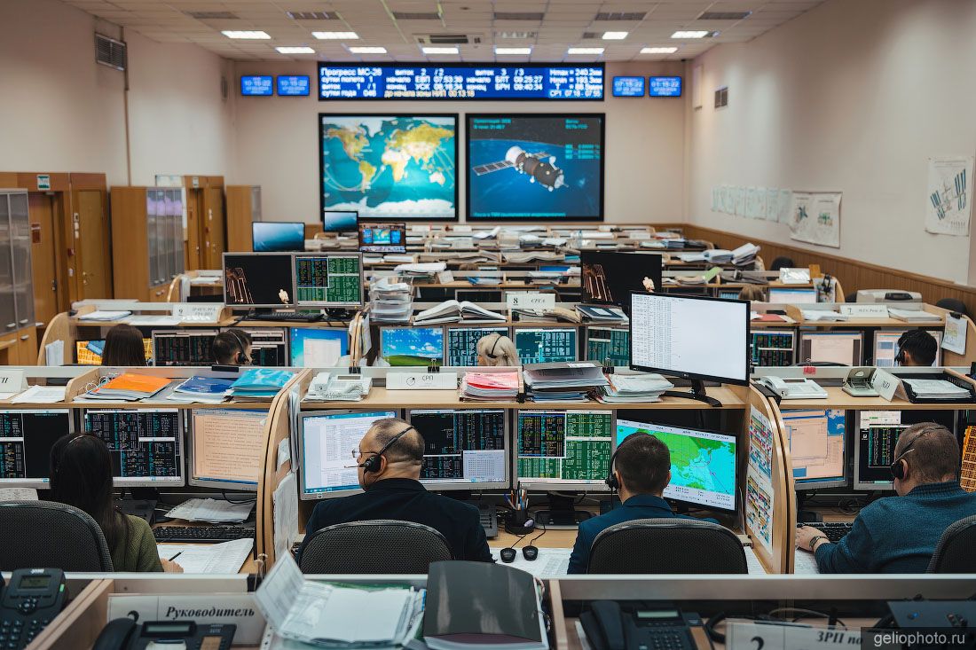 Малый зал центра управления космическими полётами фото