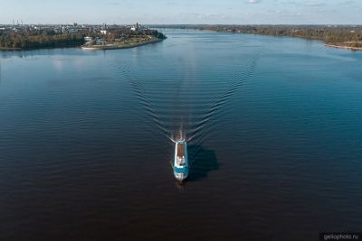 Теплоход в Ярославле фото
