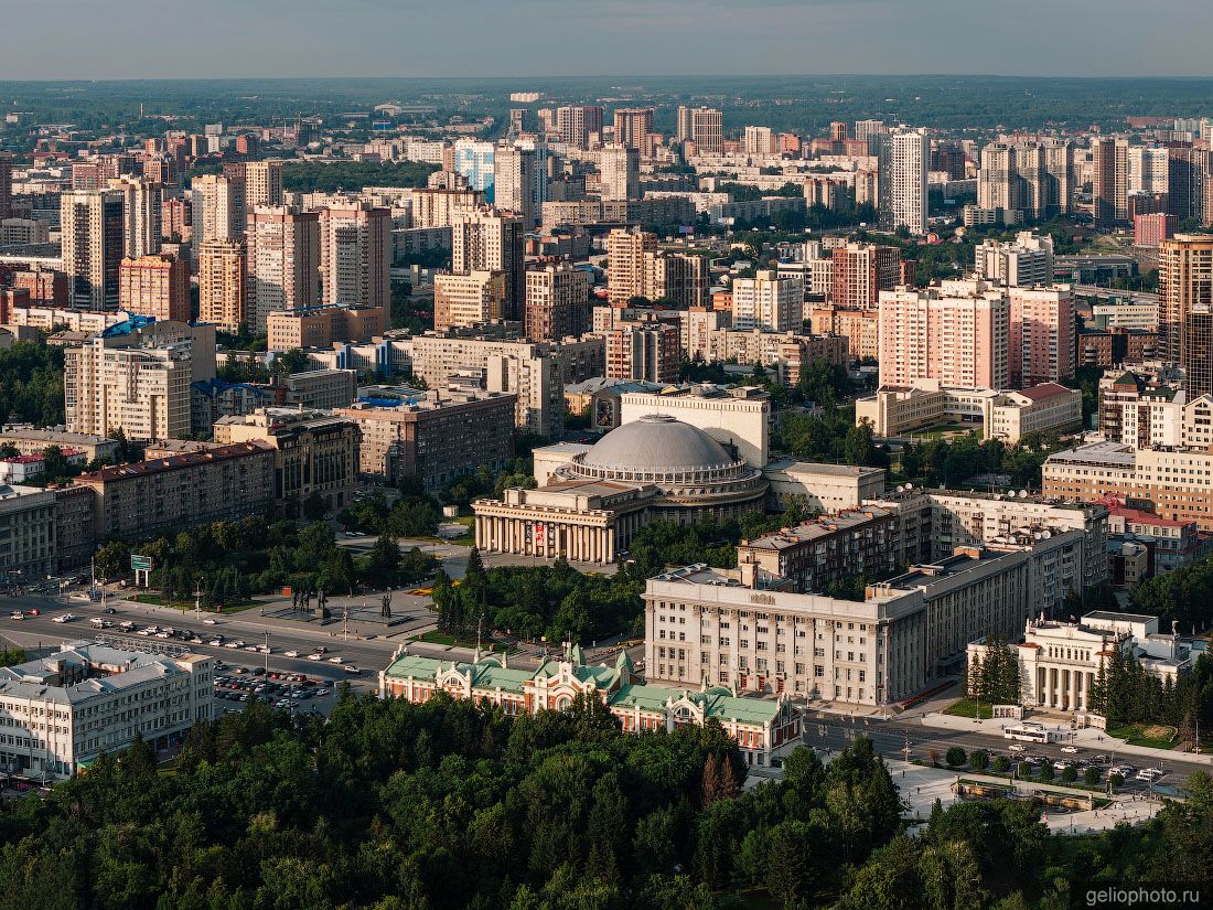 Новосибирский театр оперы и балета с высоты фото