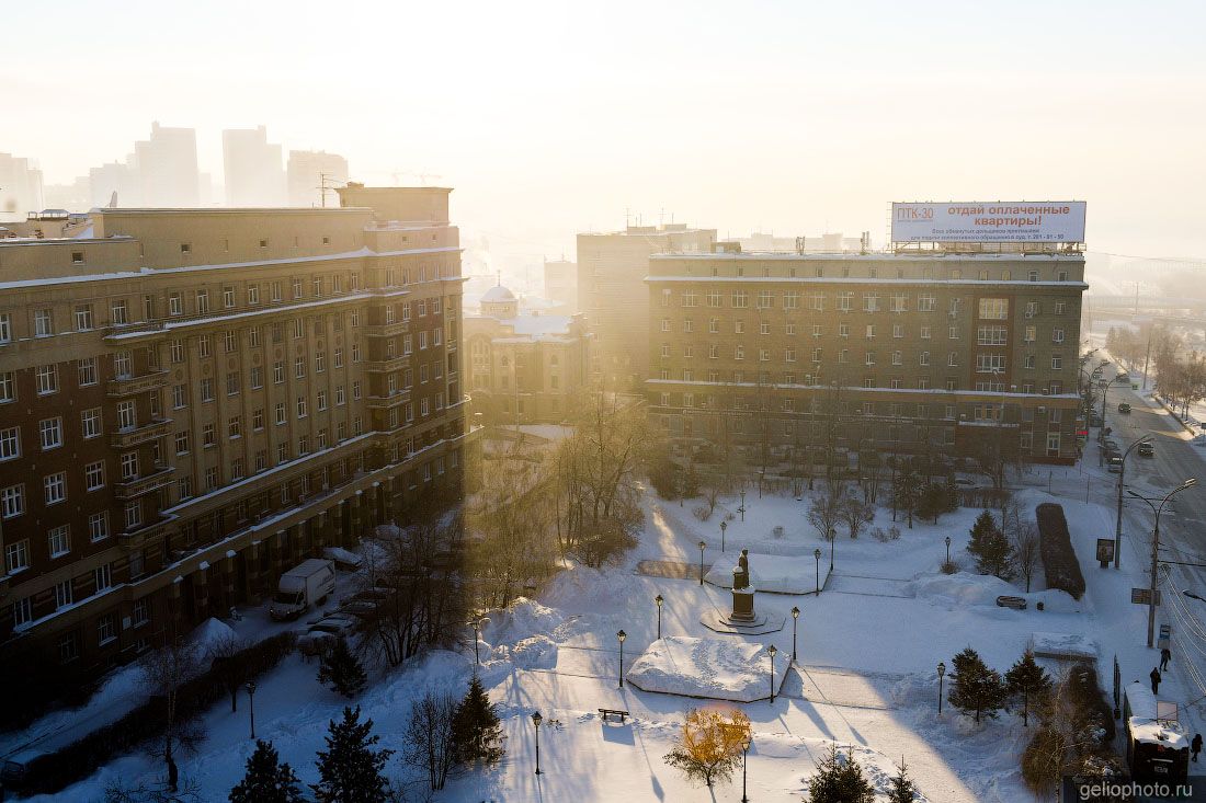 Сквер Крячкова в Новосибирске зимой фото