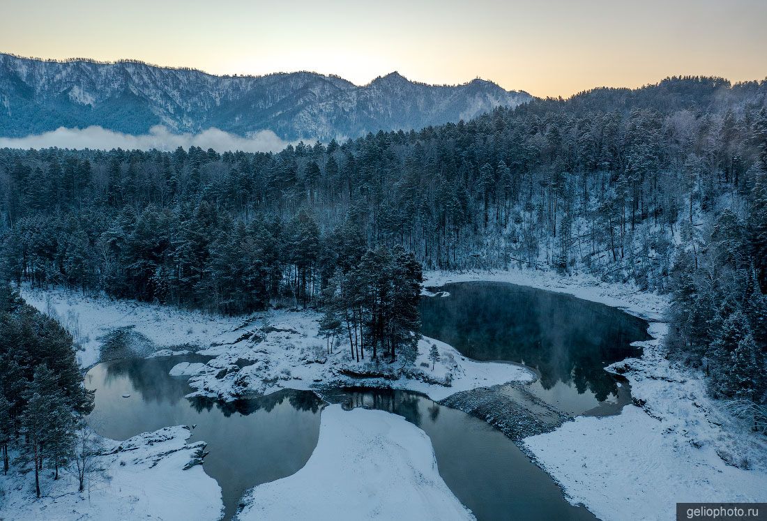 Голубые озёра в Горном Алтае зимой фото