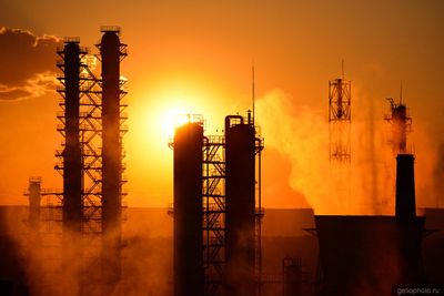 Колонны Нижнекамскнефтехима фото