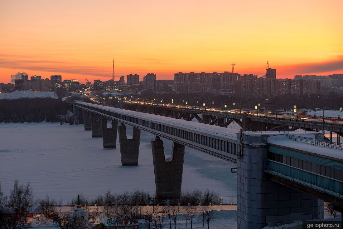 Метромост и Октябрьский мост в Новосибирске фото