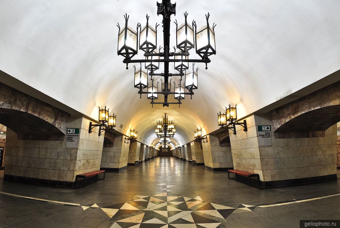 Станция метро Уральская в Екатеринбурге фото