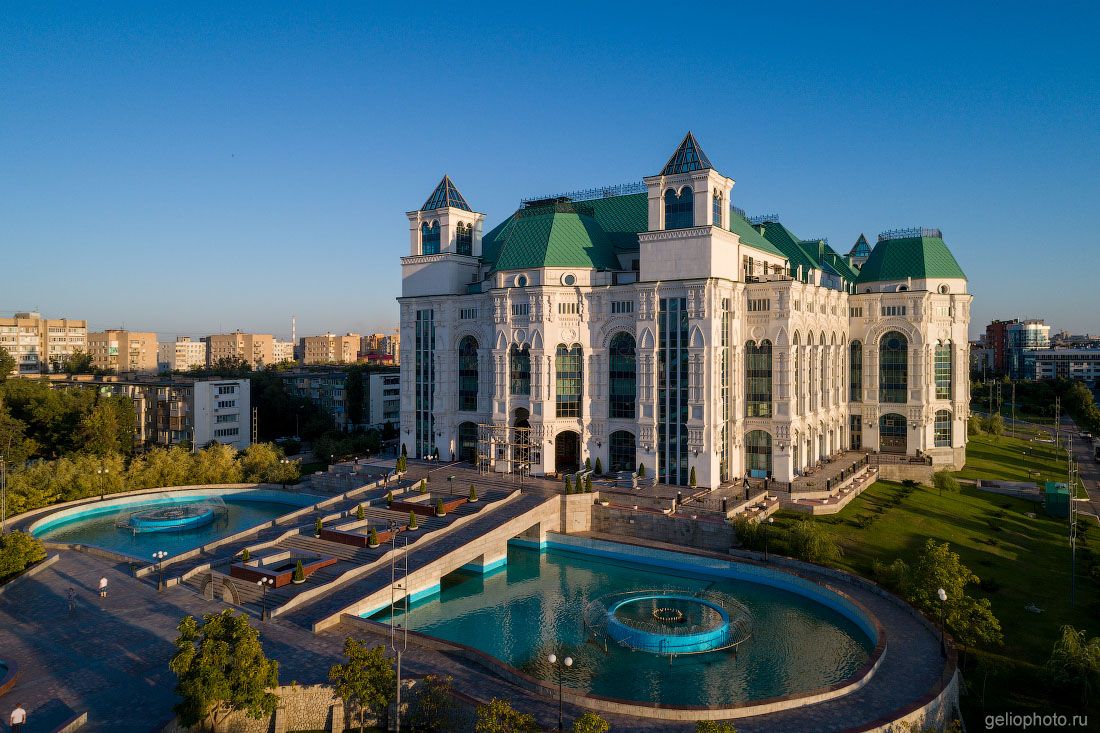 Астраханский театр оперы и балета фото