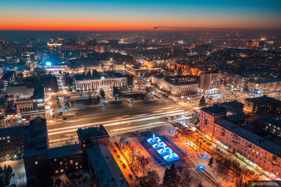 Площадь Советов в Барнауле вечером фото