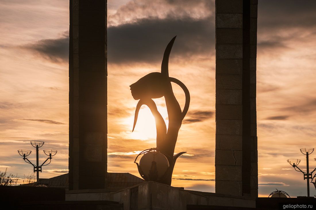 Мемориал Чёрный тюльпан в Норильске фото