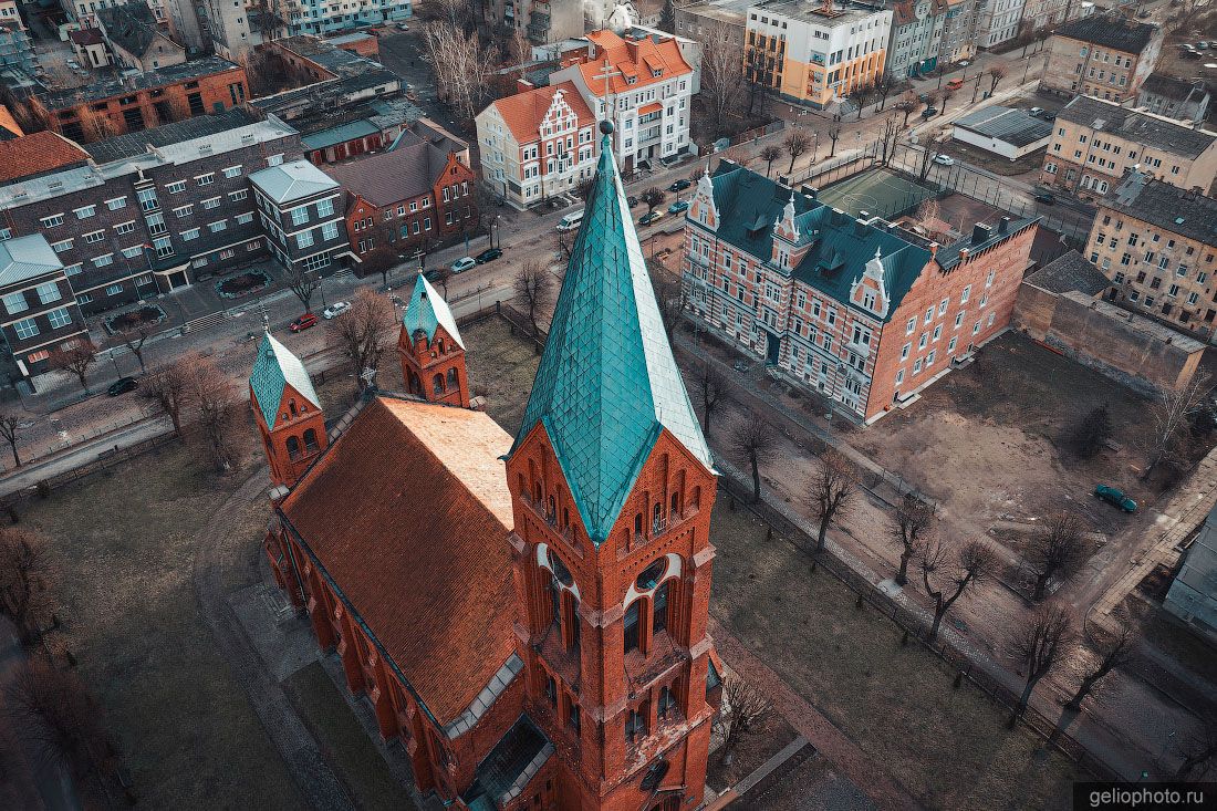 Собор Архангела Михаила в Черняховске с высоты фото