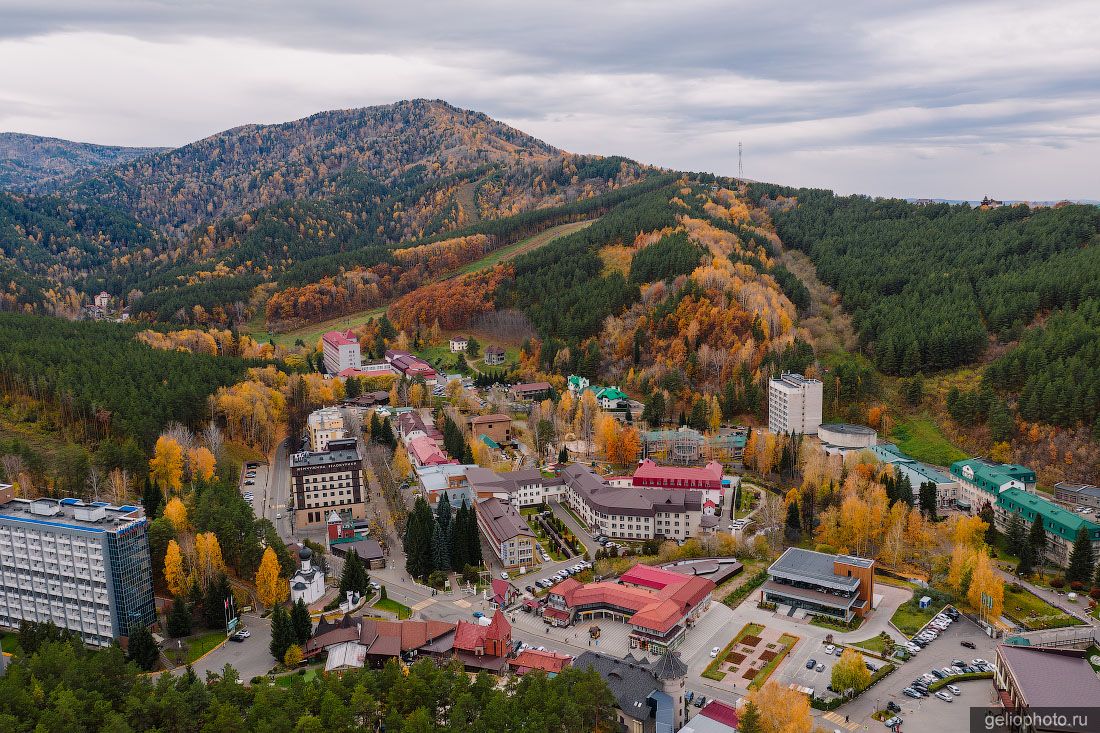 Горный курорт Белокуриха в Алтайском крае с высоты фото