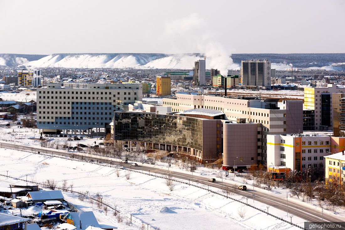 Корпус СВФУ в Якутске с высоты фото