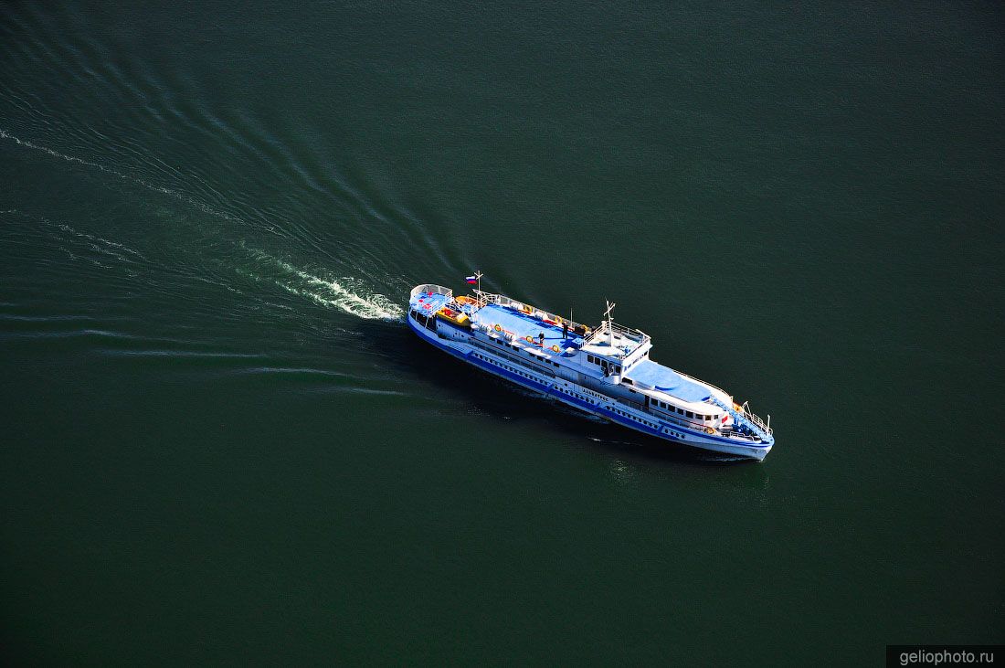 Теплоход на реке Обь в Новосибирске фото