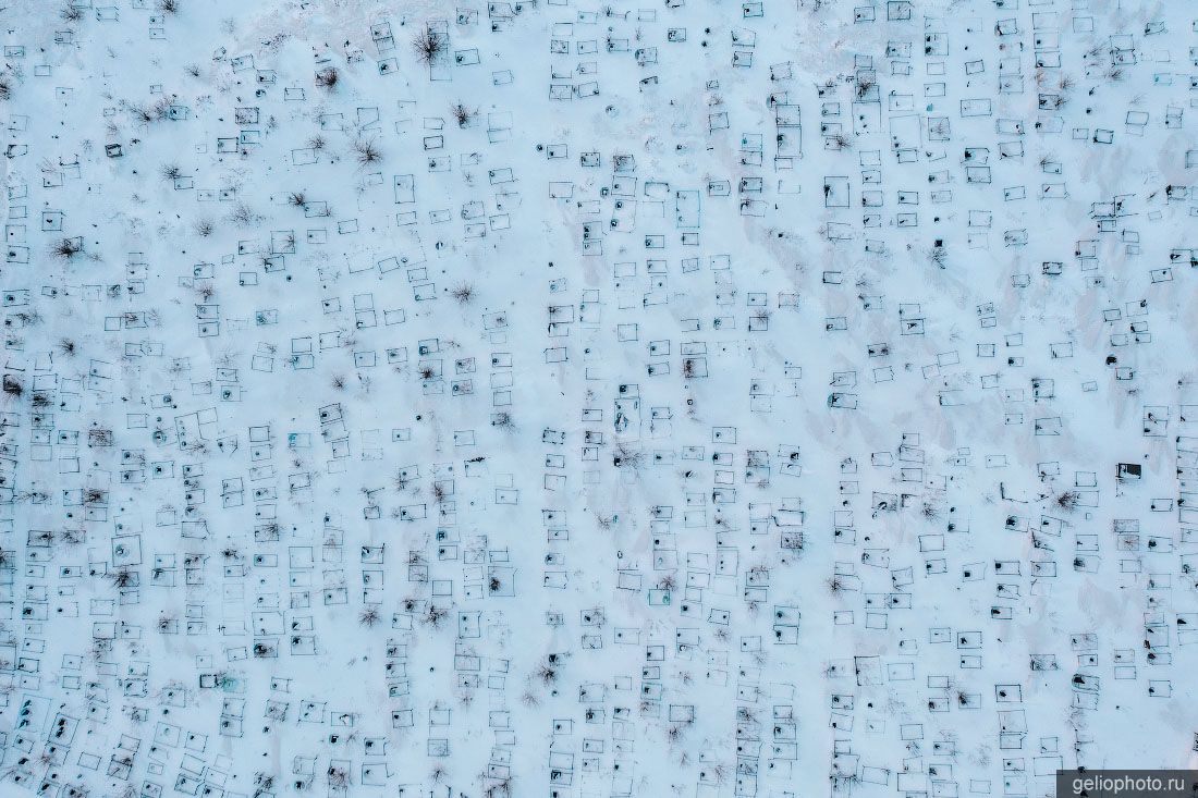 Старое Норильское городское кладбище вид сверху фото