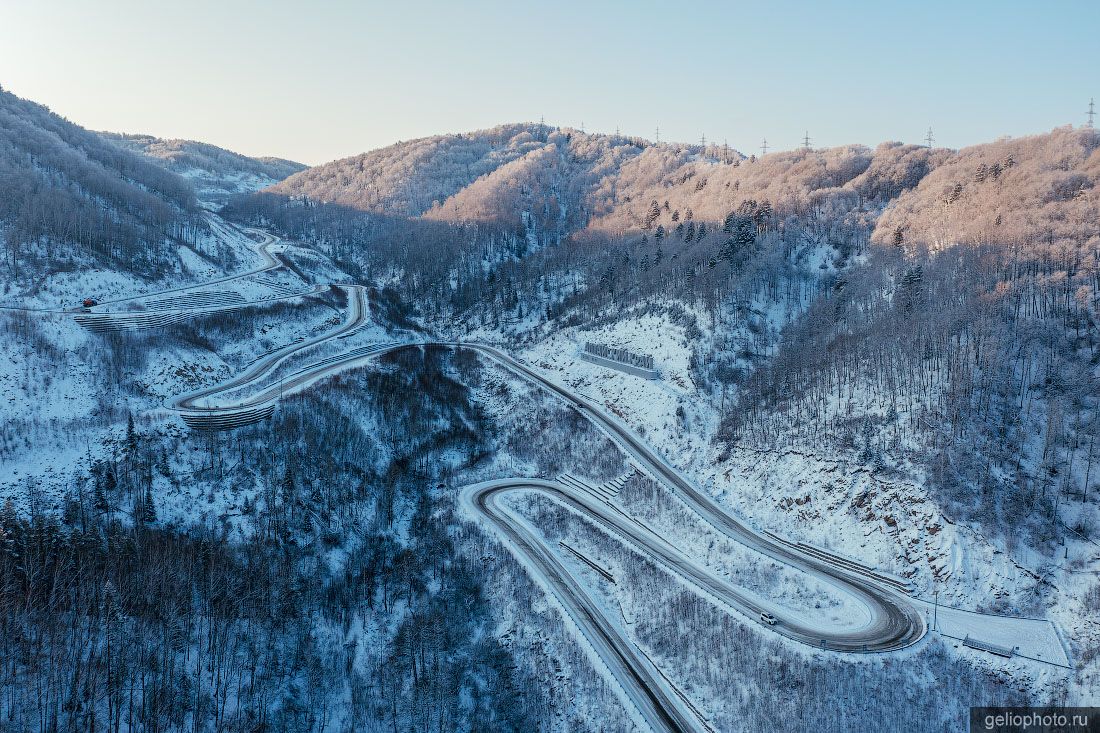 Серпантин со стелой Алтайский край в Белокурихе фото
