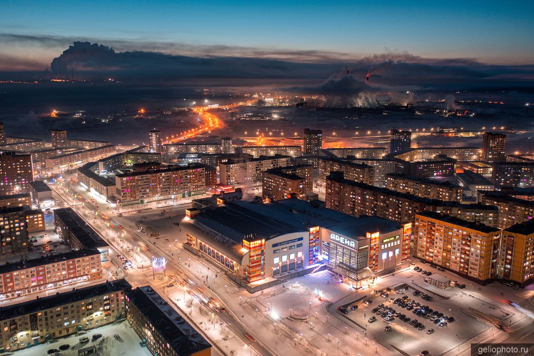 Арена-Норильск с высоты вечером фото