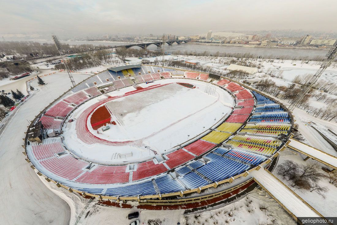 Стадион Центральный в Красноярске фото