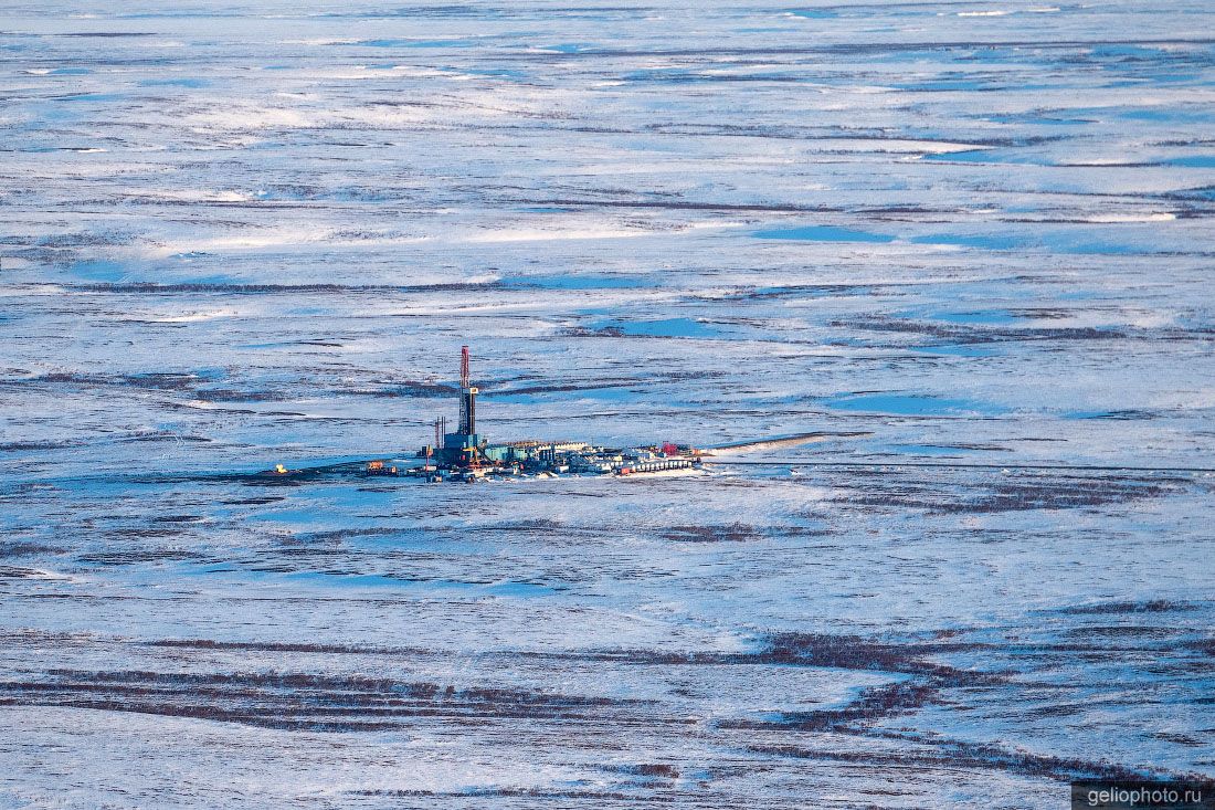 Нефтедобыча в Ненецком АО с высоты фото