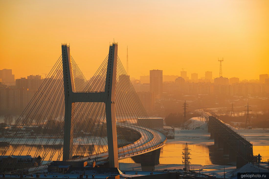 Центральный мост в Новосибирске на закате фото