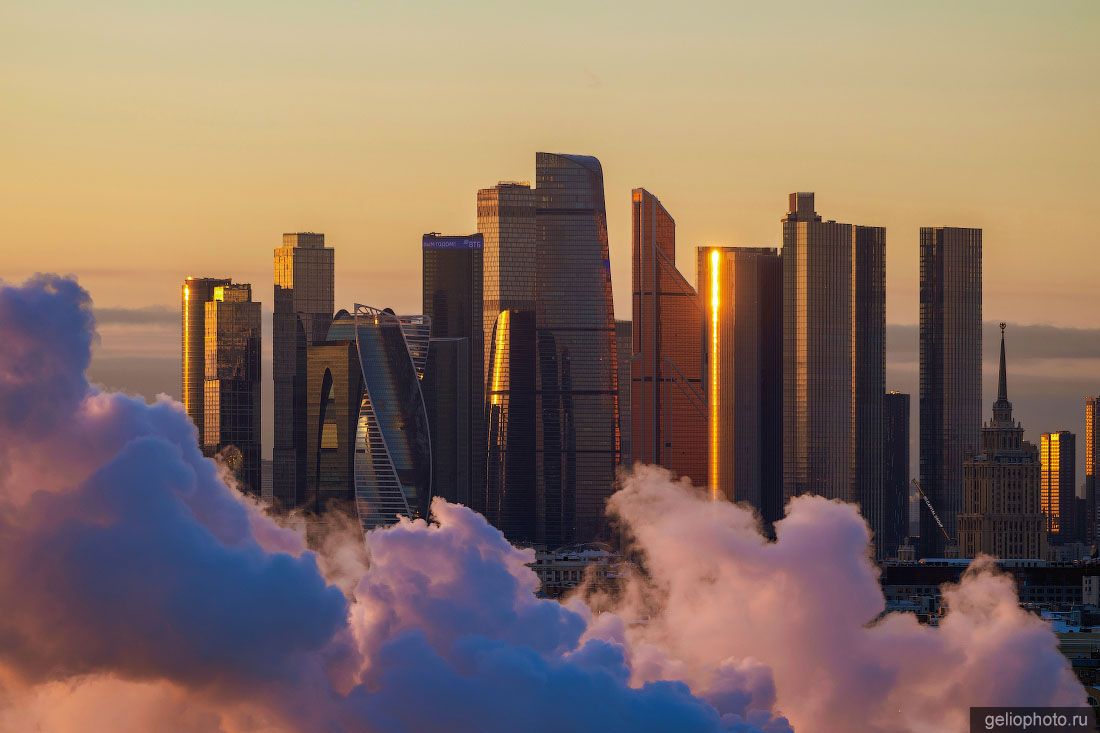Башни Москва-Сити на закате с высоты фото